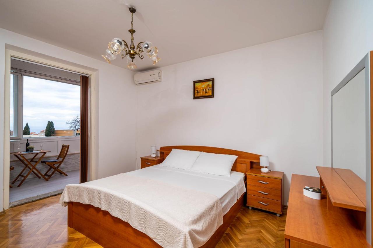 Apartment Aurelya دوبروفينك المظهر الخارجي الصورة