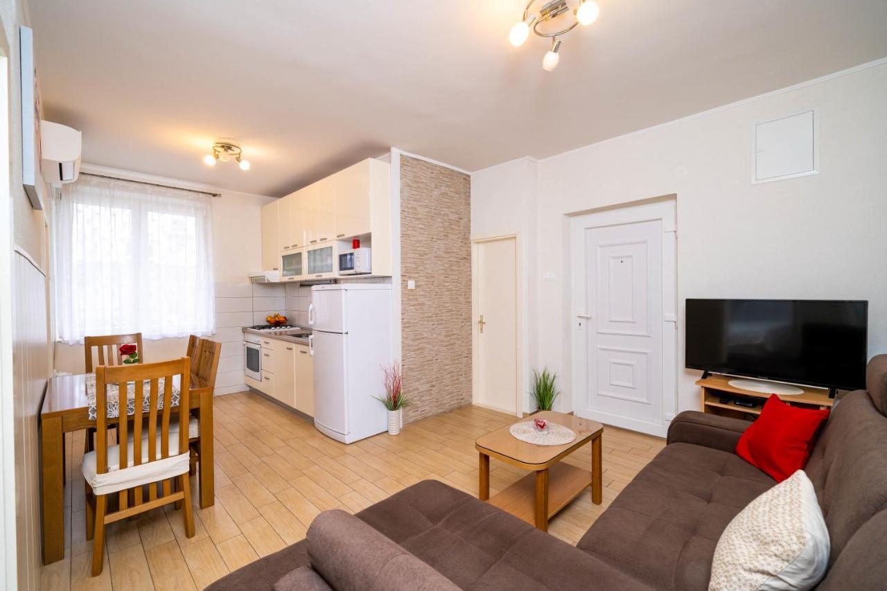 Apartment Aurelya دوبروفينك المظهر الخارجي الصورة
