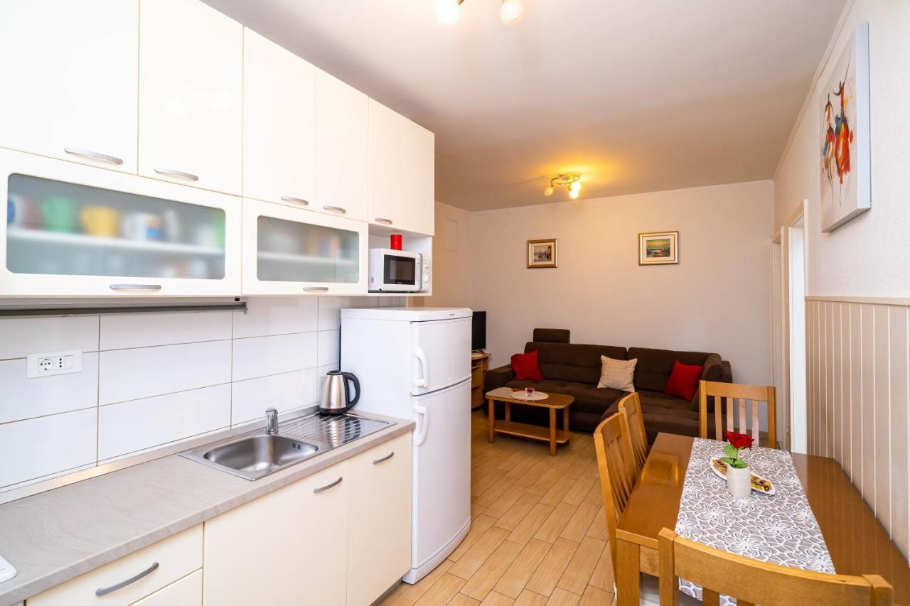 Apartment Aurelya دوبروفينك المظهر الخارجي الصورة